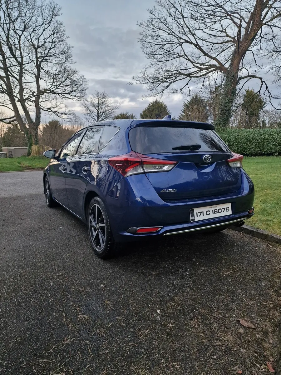 Toyota Auris 2017 - Image 2