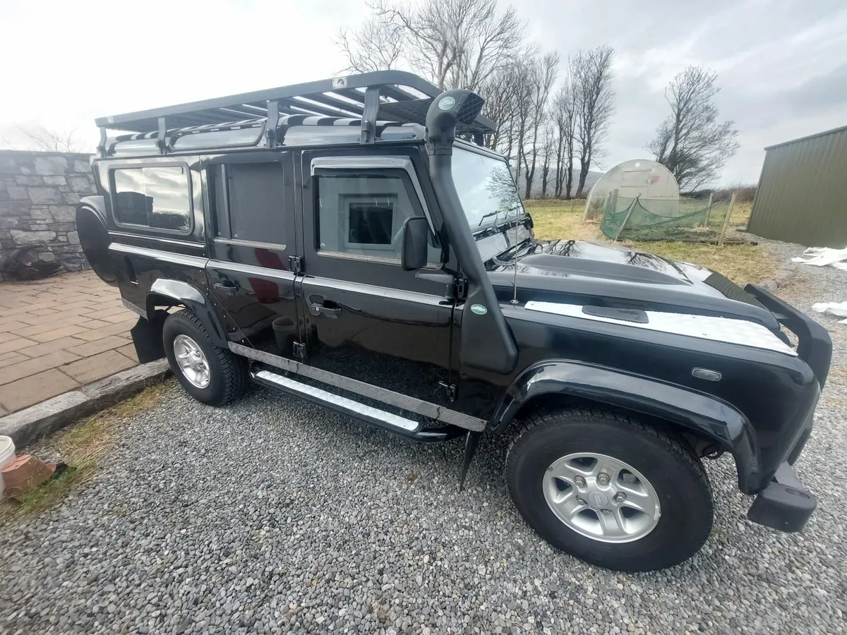 Land Rover Defender 2010 - Image 4