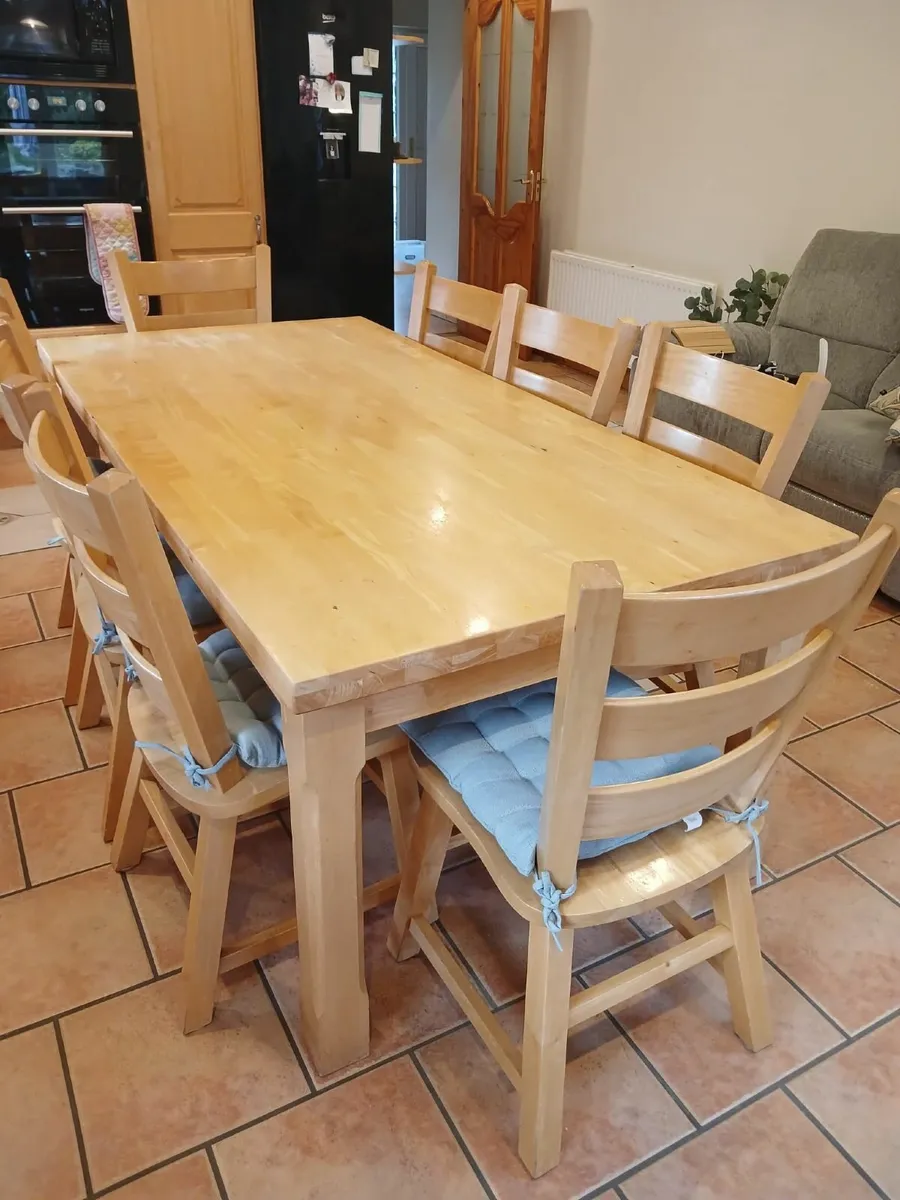 Kitchen Table and 8 chairs - Image 3