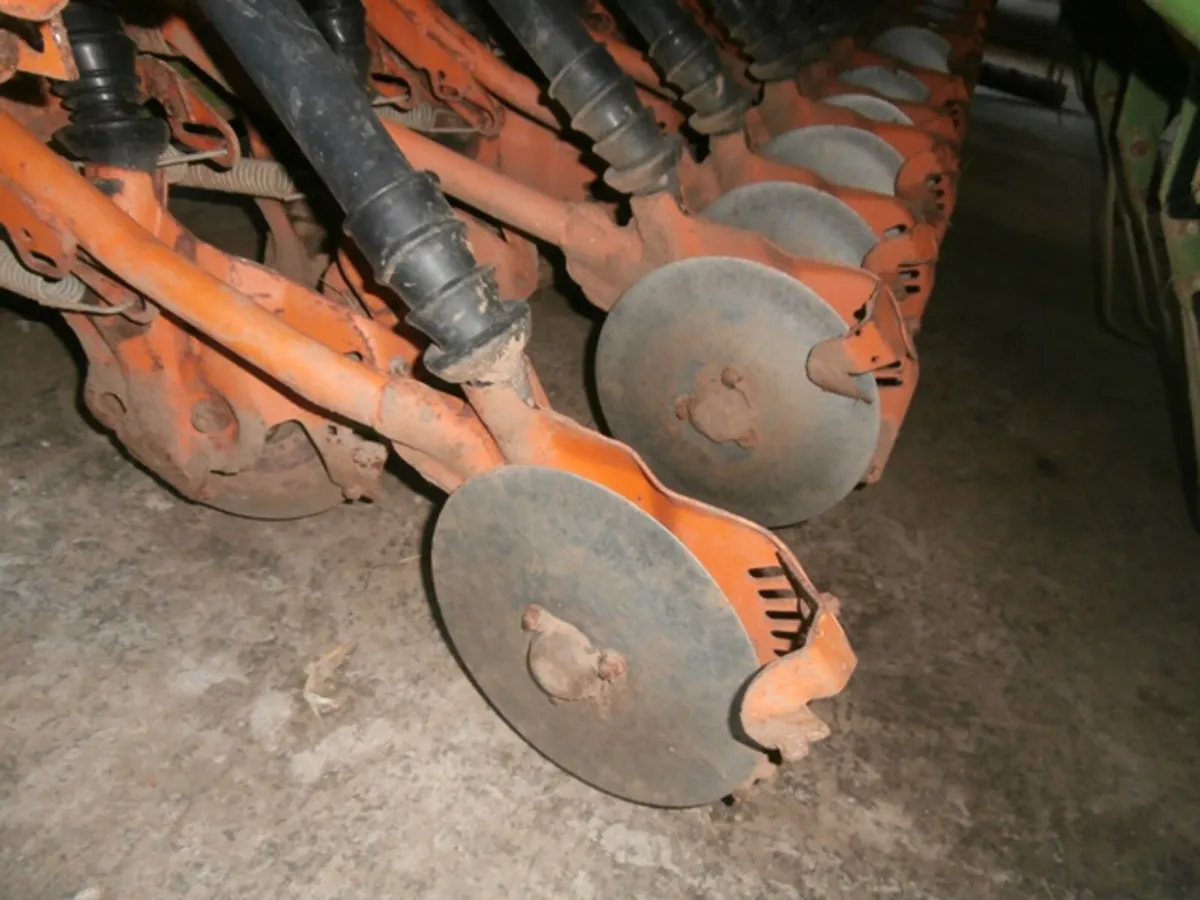 AMAZONE 3M 1 PASS C/W AMAZONE BOX DRILL RP-AD 302 - Image 3