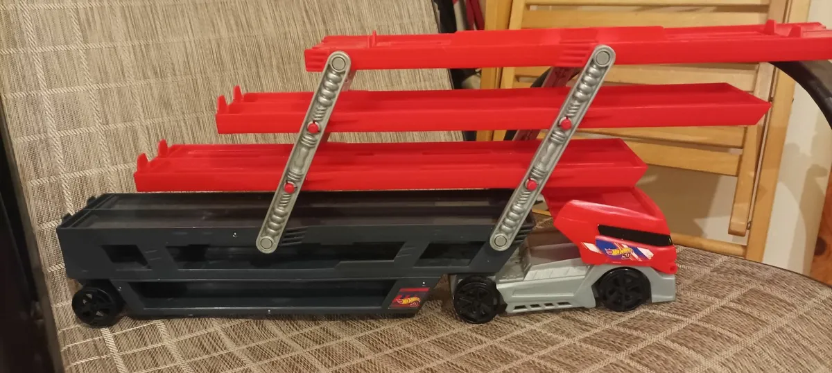 Hot Wheels Transport Car - Image 2
