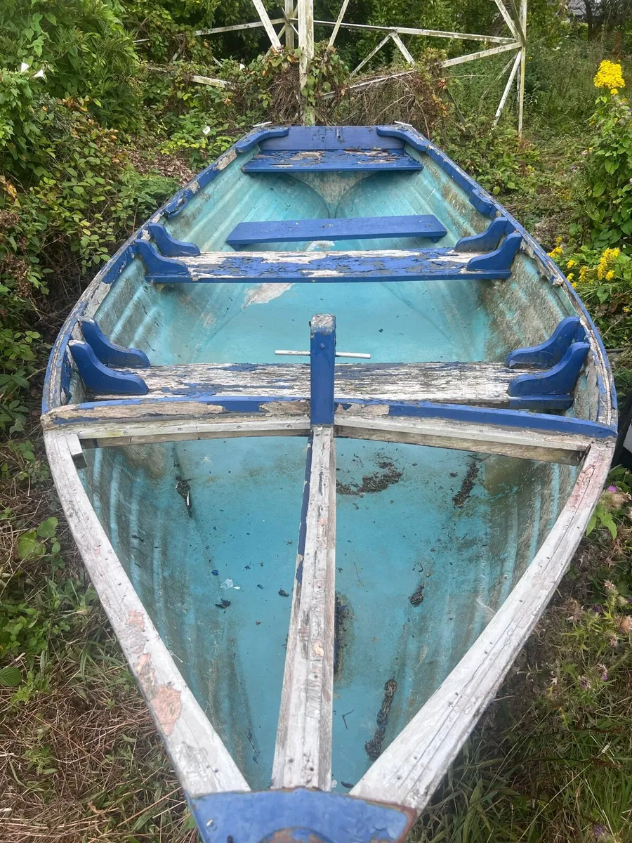 15 Foot Fibreglass Fishing Boat - Image 1