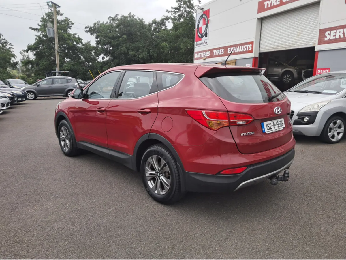 Hyundai Santa Fe 2WD COMFORT 4DR - Image 4
