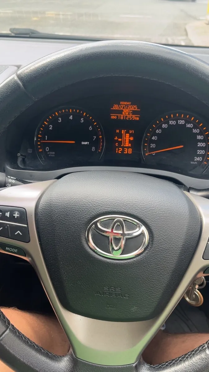 Toyota avensis - Image 3