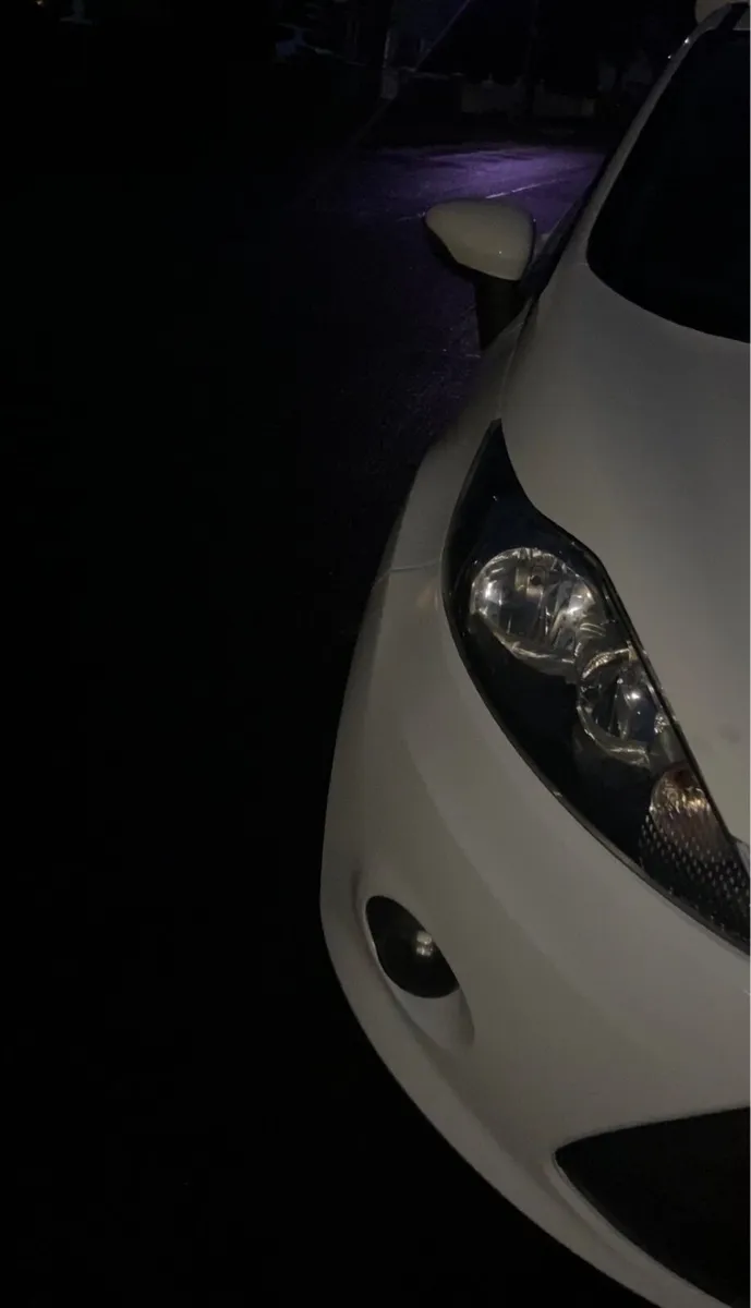 Ford Fiesta 2011 - Image 2