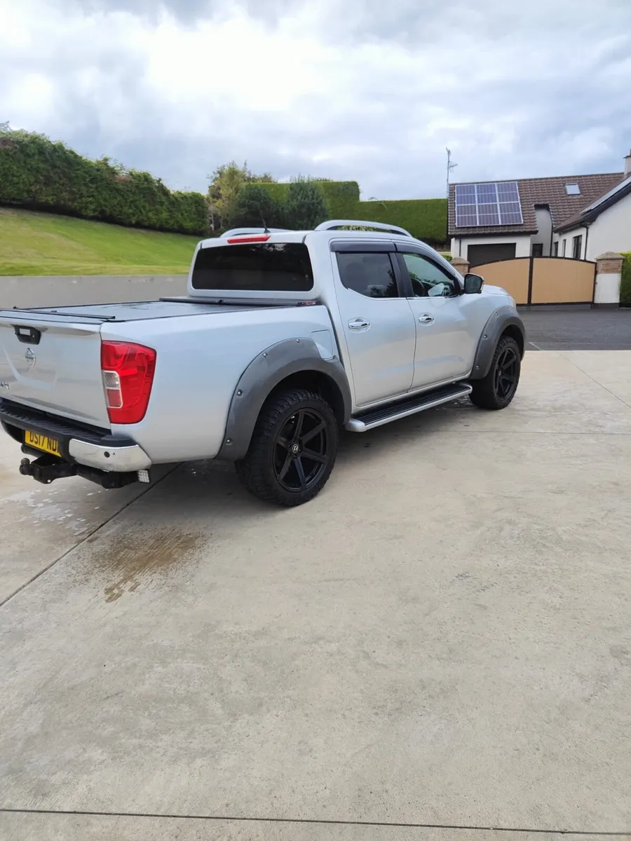 2017 Nissan Navara - Image 2