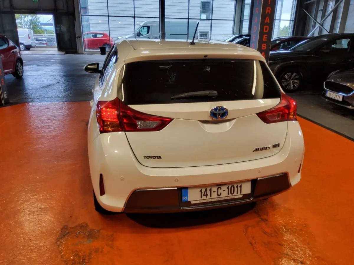 Toyota Auris Auris Hybrid Luxury - Image 4