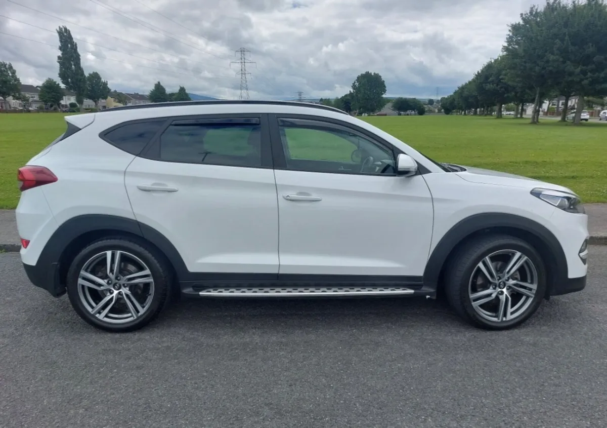 HYUNDAI TUSCON PREMIUM LOW KM /PANORAMIC ROOF - Image 3