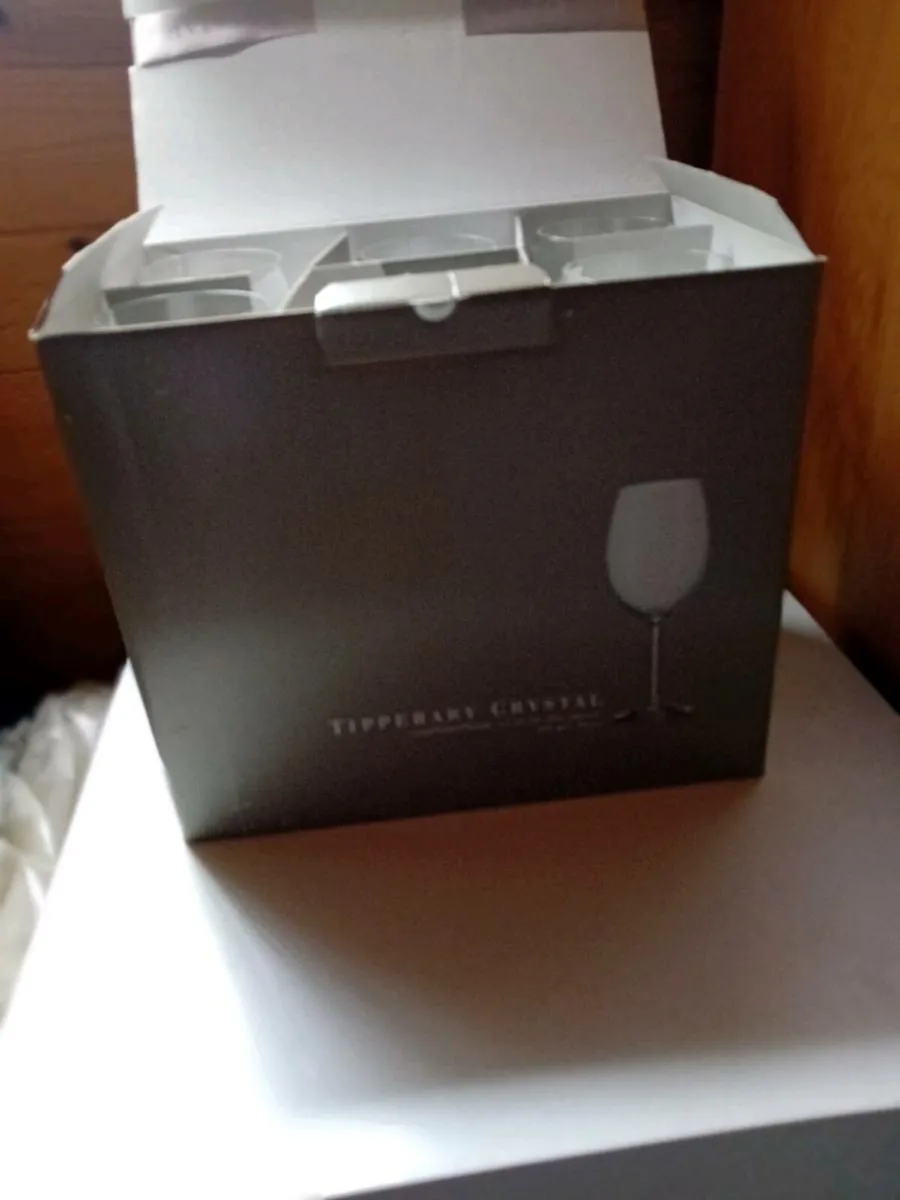 Wine glasses - Image 1
