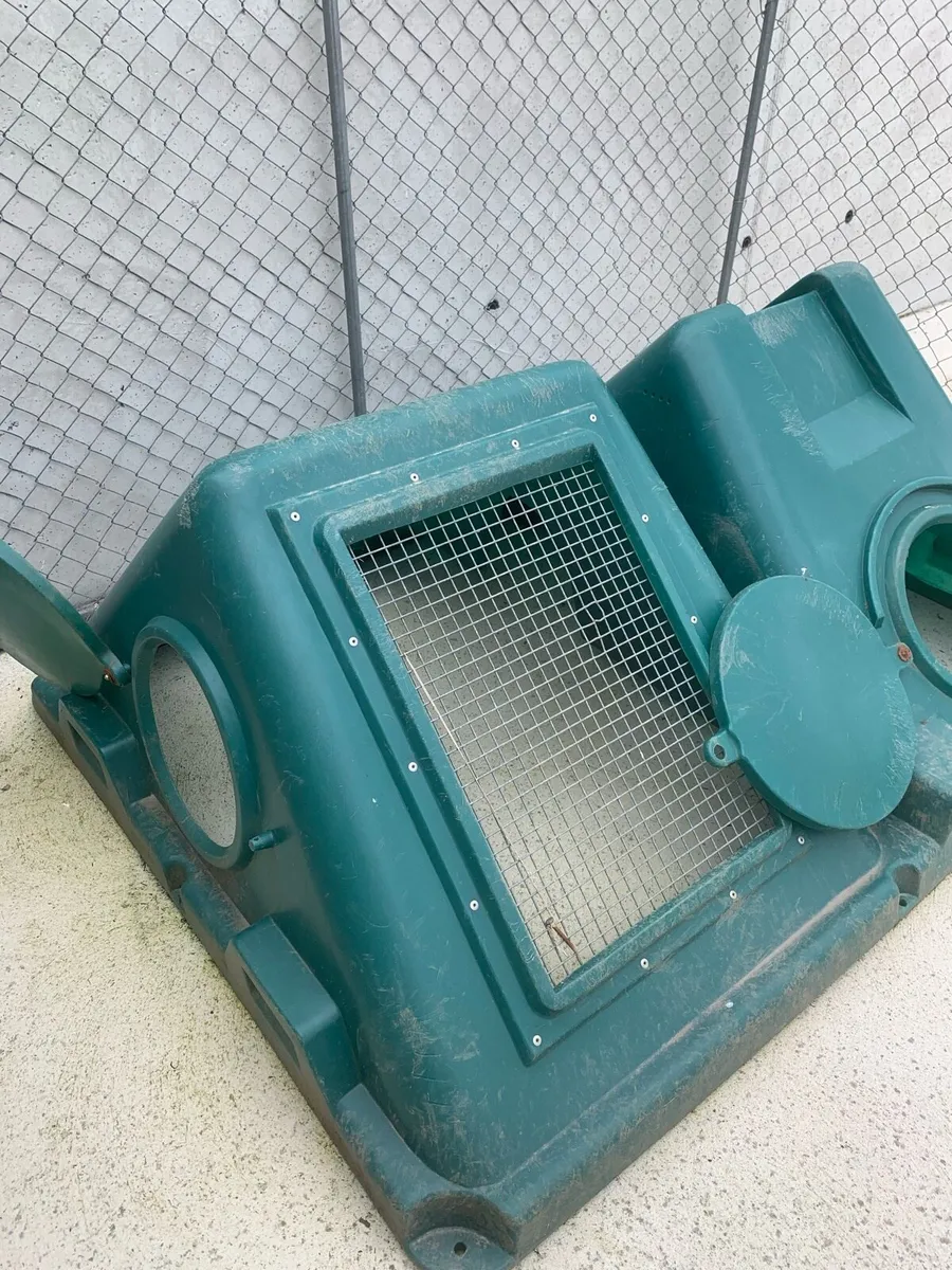 Instant chicken coop set up - Image 2
