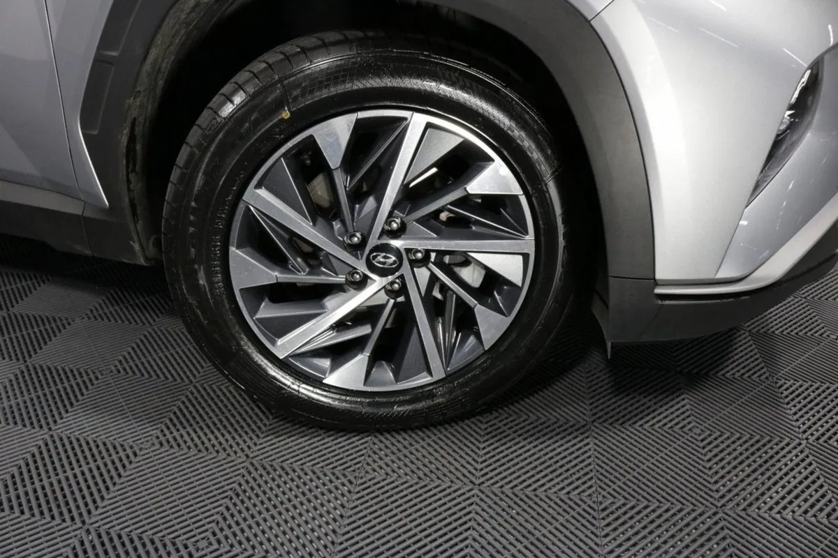 Hyundai Tucson Executive 1.6l Diesel SUV - Image 3
