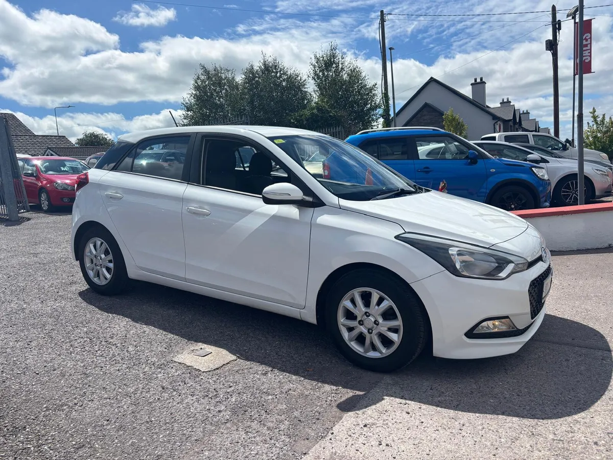 Hyundai i20 2017  PETROL  ONLY  29,000MILES - Image 1
