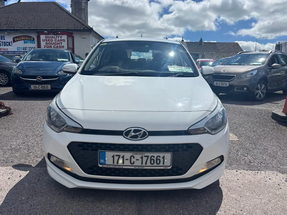 Hyundai i20 2017  PETROL  ONLY  29,000MILES - Image 2