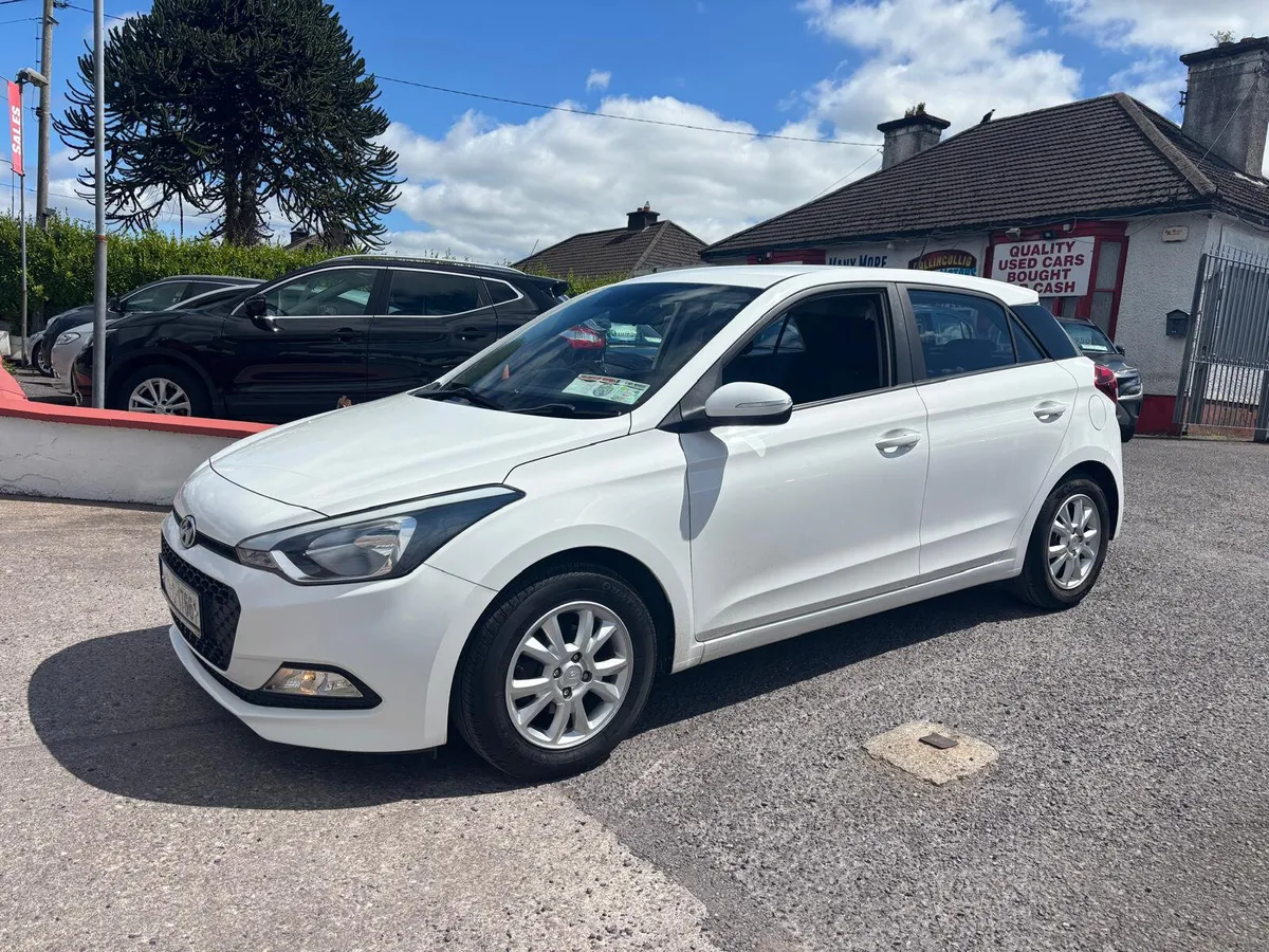 Hyundai i20 2017  PETROL  ONLY  29,000MILES - Image 3