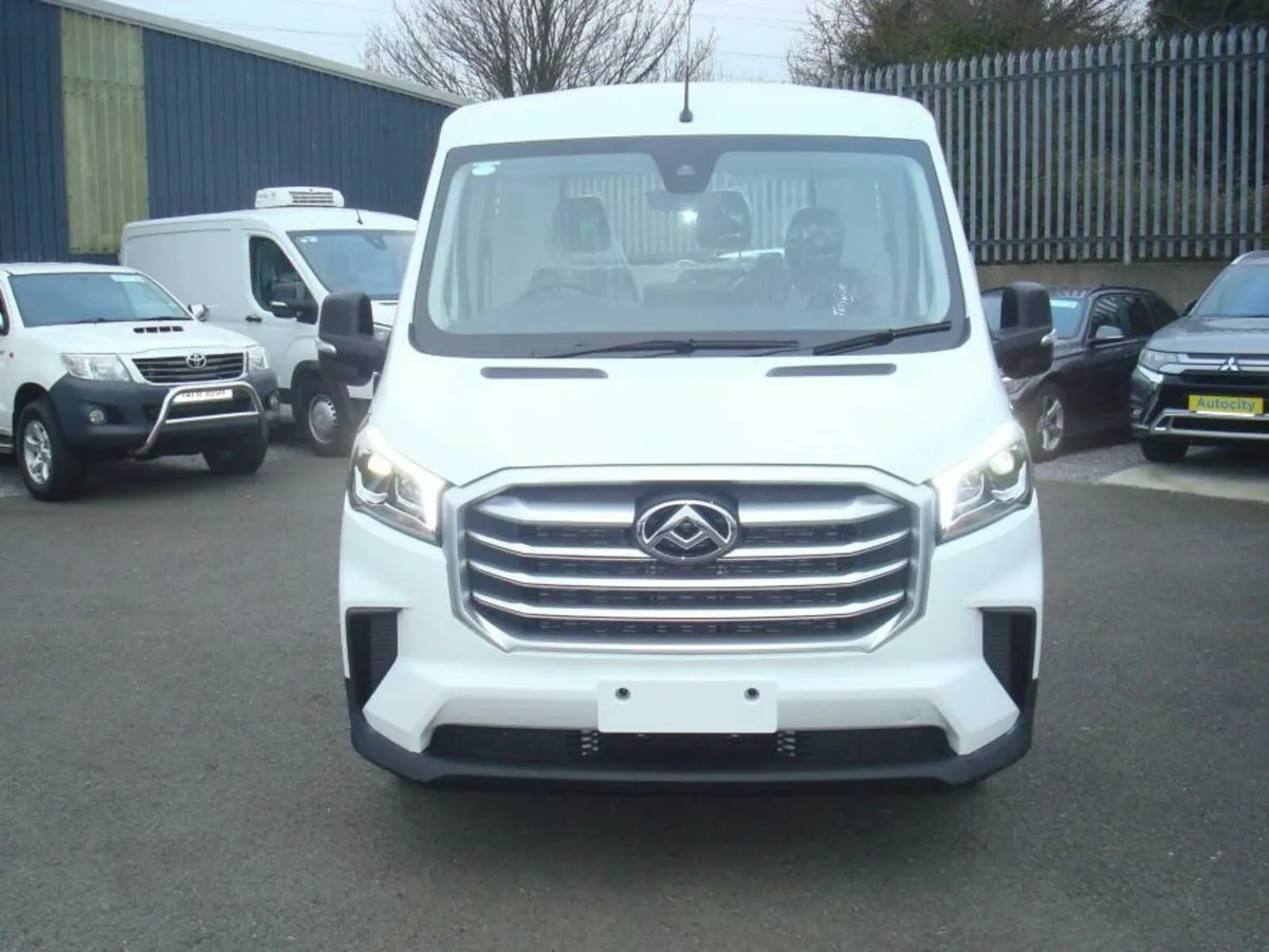 Maxus DELIVER 9 Chassis and Cab Twin Wheels - Image 3