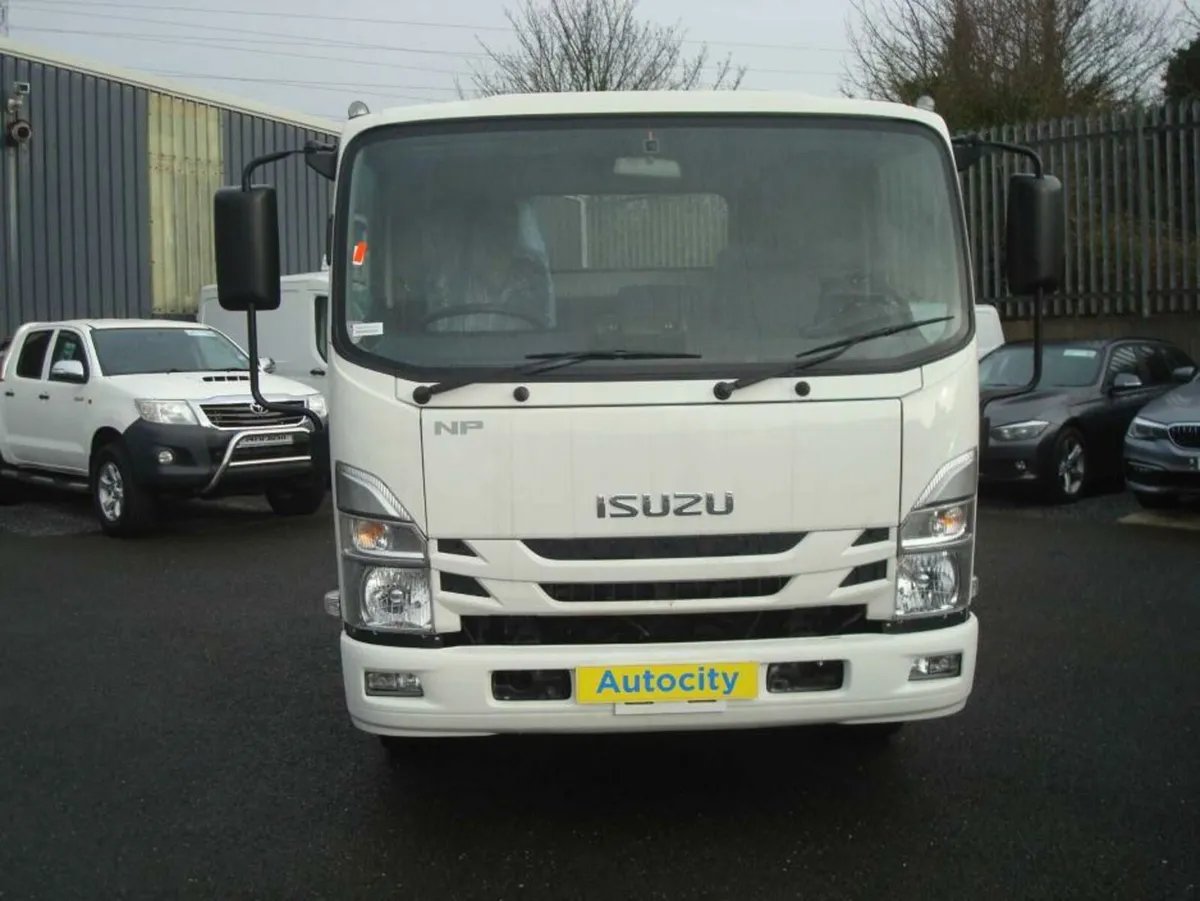 Isuzu NPR 7.5 Ton 20ft - Image 3