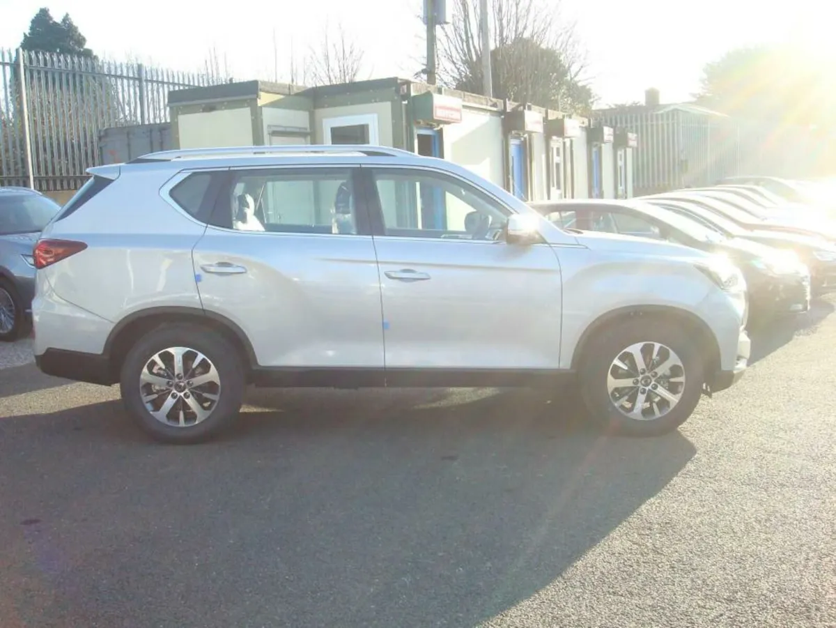SsangYong Rexton 4WD 5 Seater @ Autocity - Image 3