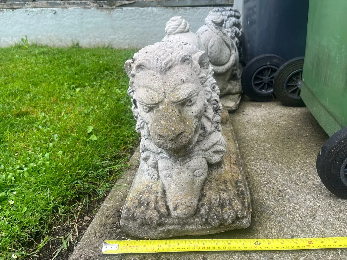 Concrete Lion Seats - Image 3