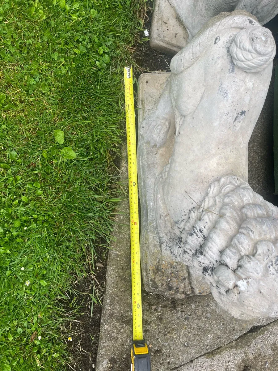 Concrete Lion Seats - Image 4