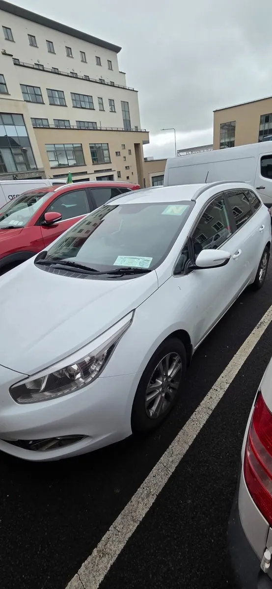 131 Kia Ceed estate 1.6 Crdi FRESH Nct 07/26 - Image 2