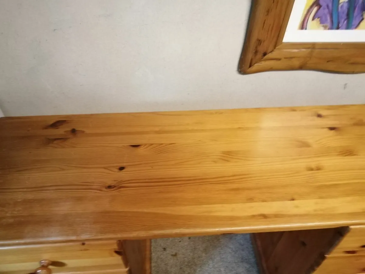 Large pine desk - Image 2