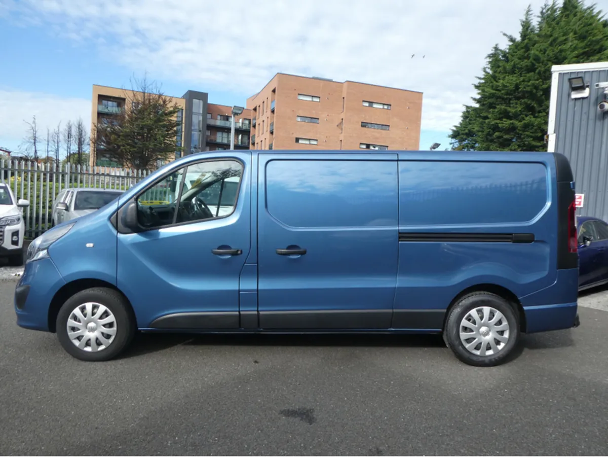 Opel Vivaro VIVARO SPORTIVE PLUS VAT DOE 6/26 - Image 4