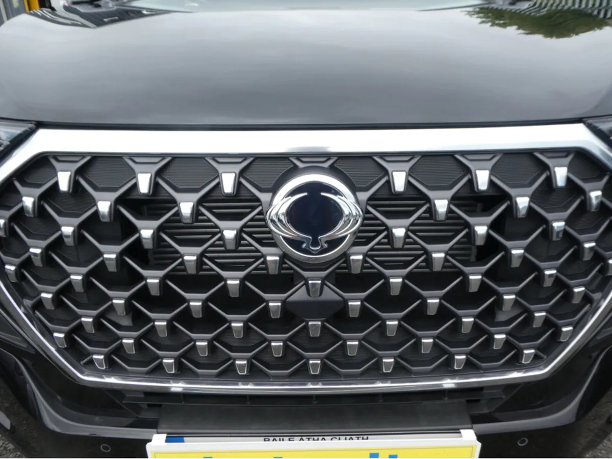 SsangYong Rexton P/T 4WD 2 SEAT COM - Image 4