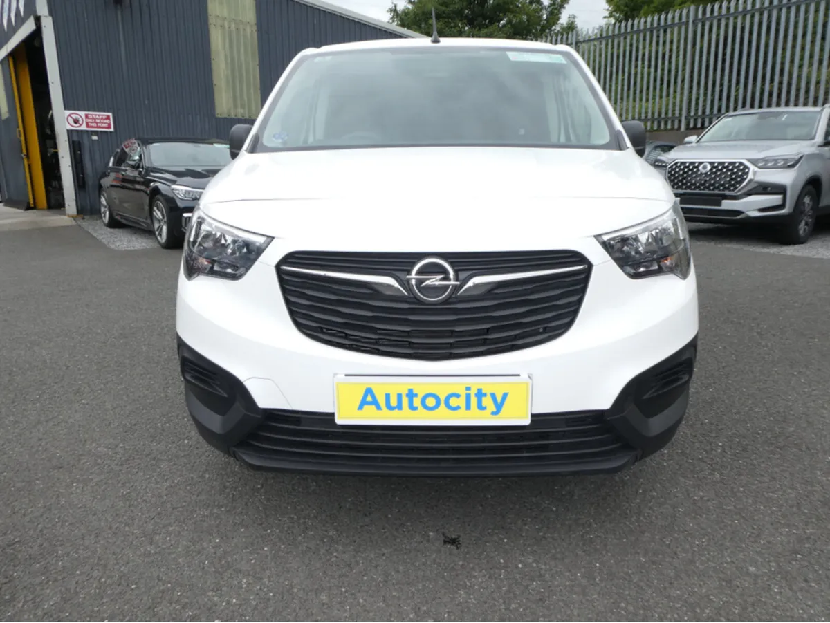 Opel Combo CARGO L1H1 3 Seats PLUS VAT doe 08/25 - Image 2