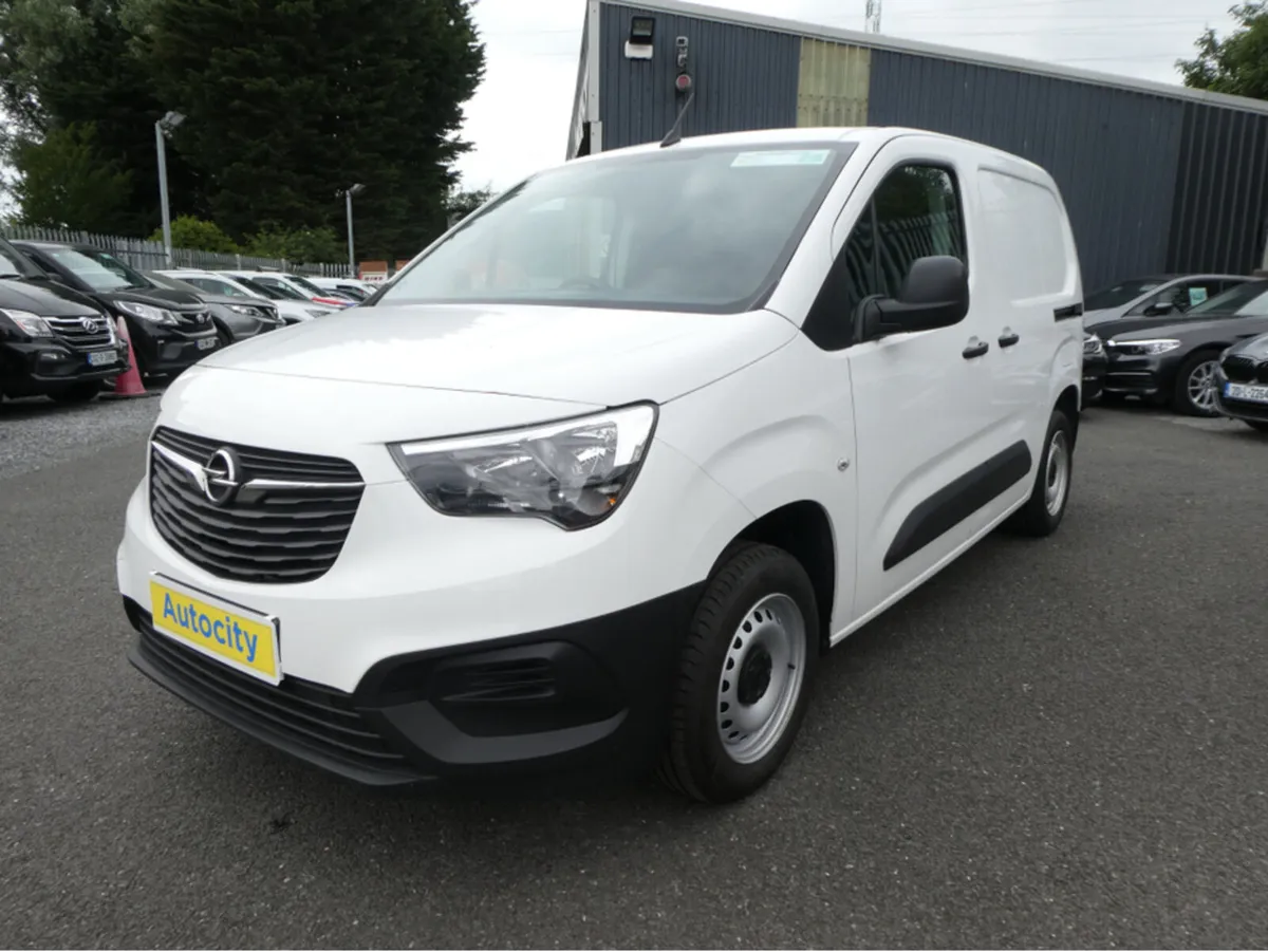 Opel Combo CARGO L1H1 3 Seats PLUS VAT doe 08/25 - Image 3