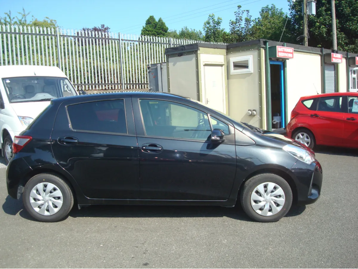 Toyota Vitz Automatic - Image 3