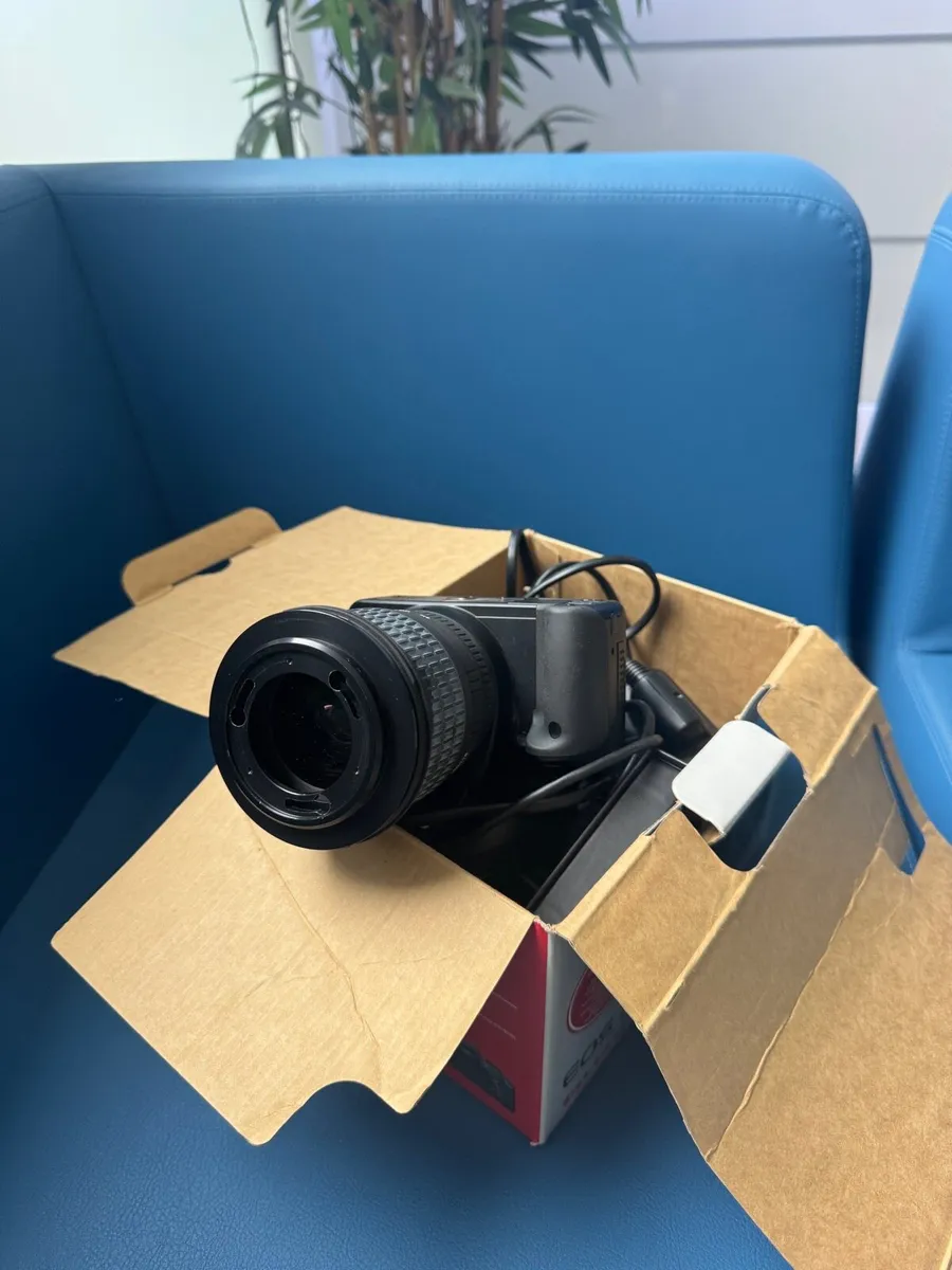 Canon EOS 750D - Image 2