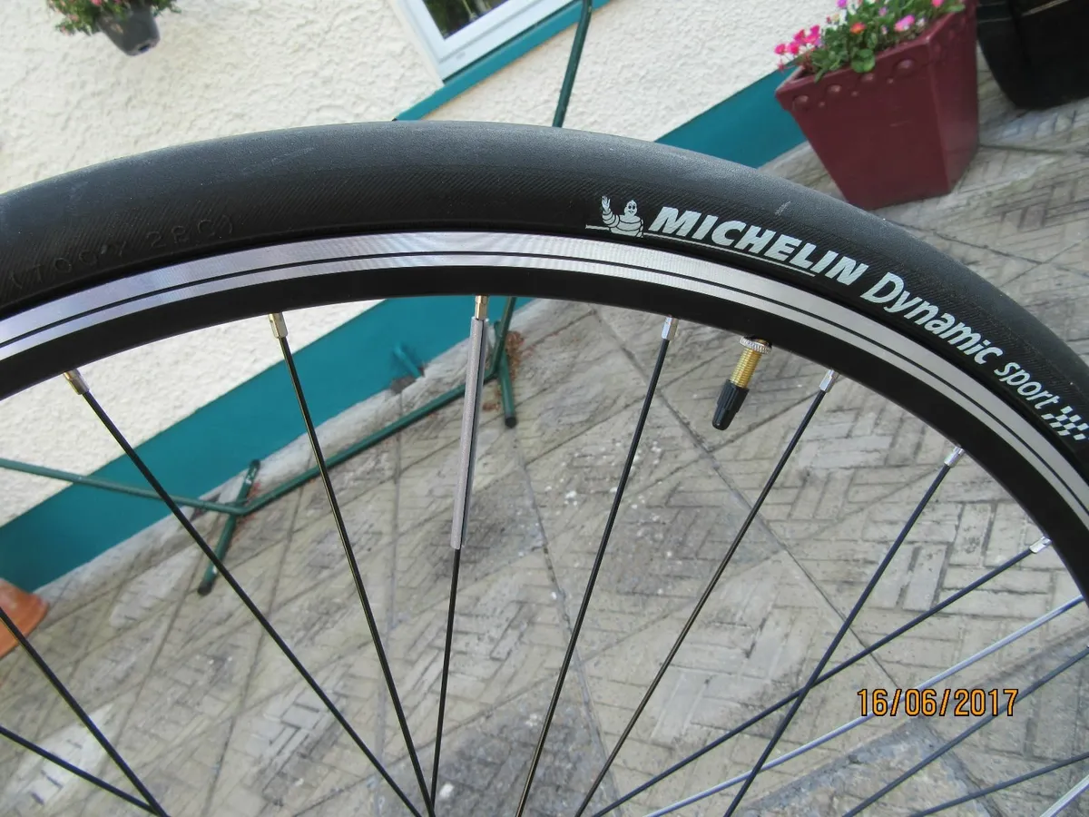 Ladies Shaper 200W Flatbar road bike - Image 3