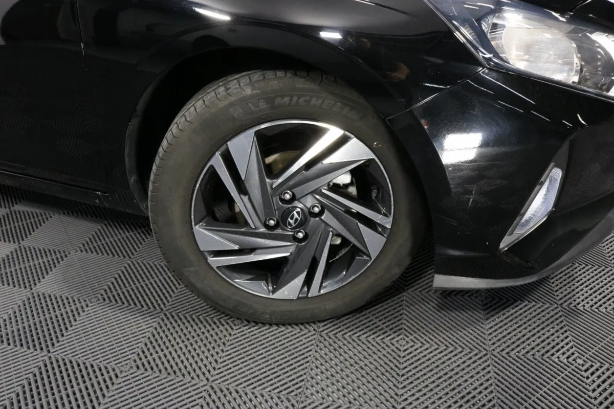 Hyundai i20 Deluxe Plus 1.2l Petrol Hatchback - Image 3