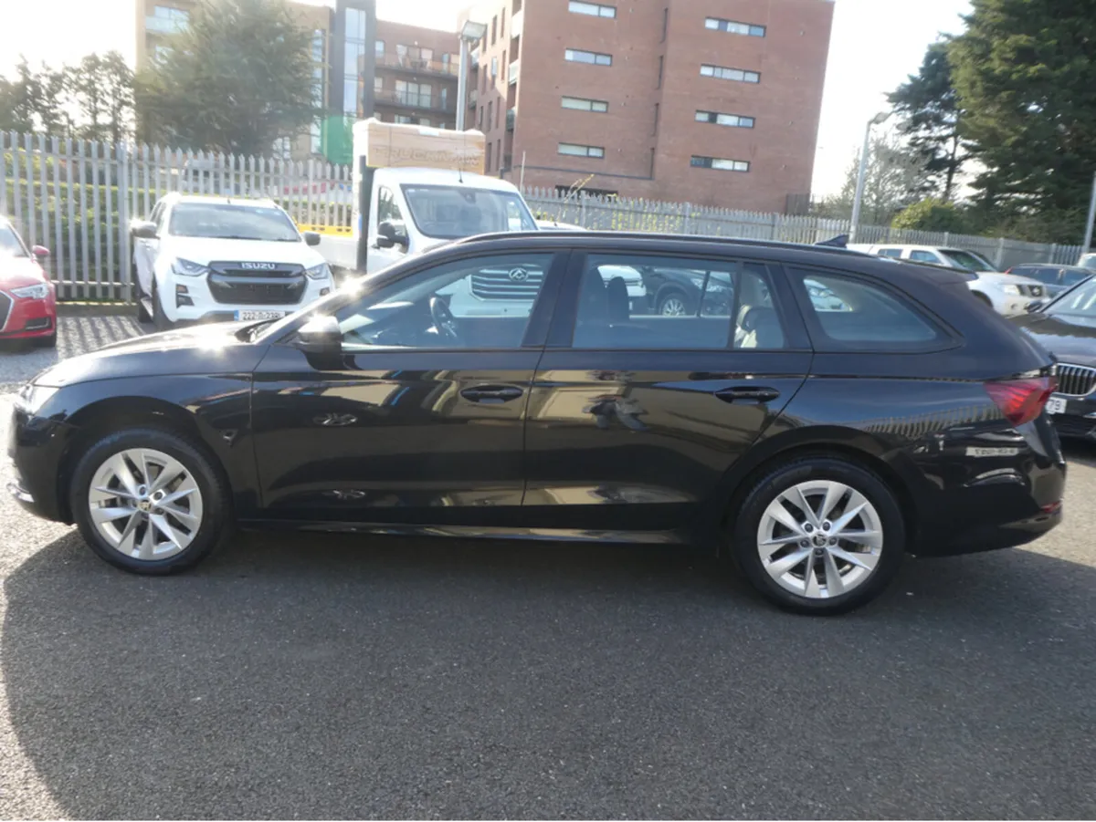 Skoda Octavia 2.0 Tdi  Estate  Ambition - Image 4