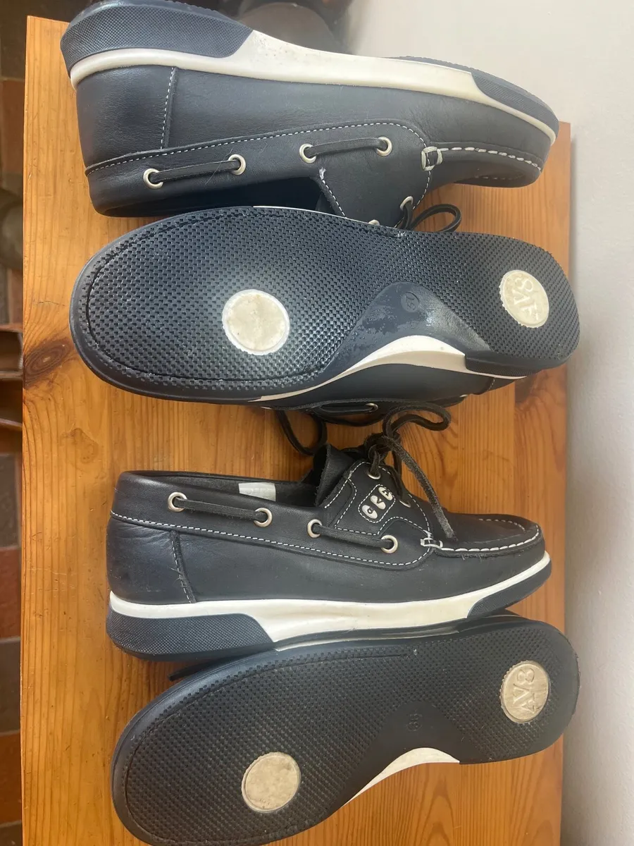 Navy Dubarry shoes size 36 and 37 - Image 2