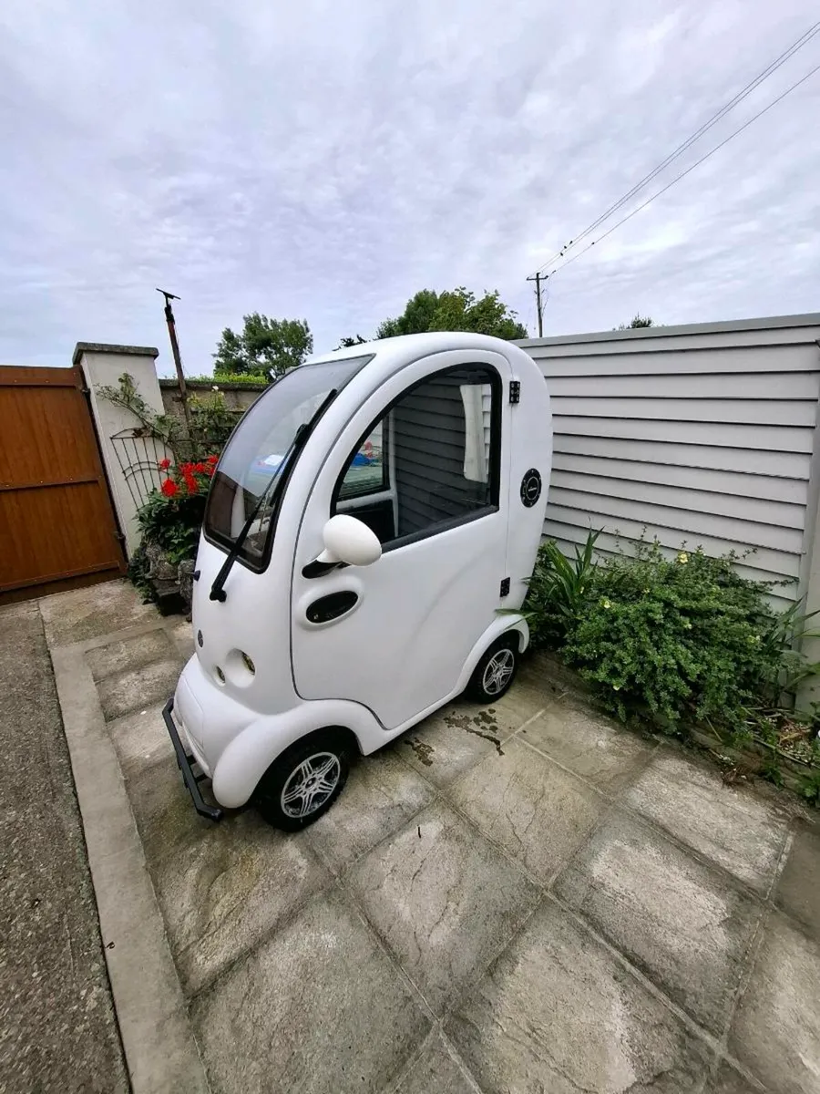 Mobility scooter - Image 1