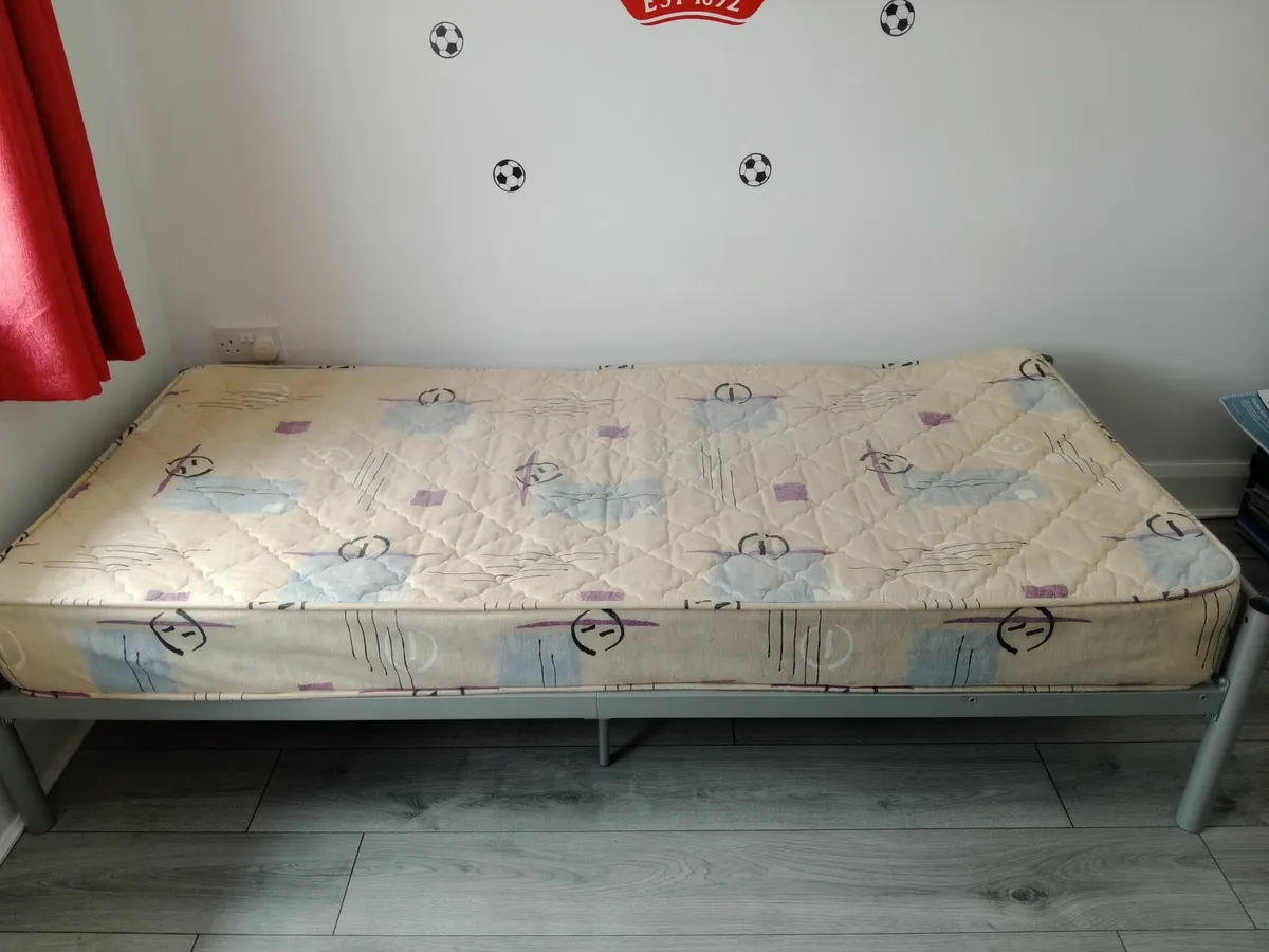 Single bed and mattress - Image 2