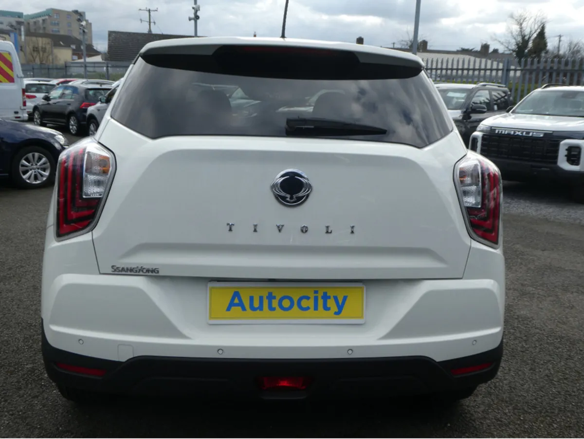 SsangYong Tivoli PLUS MT 2WD 4DR - Image 4