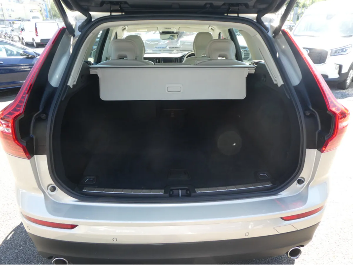 Volvo XC60 D4 MOMENTUM - Image 4