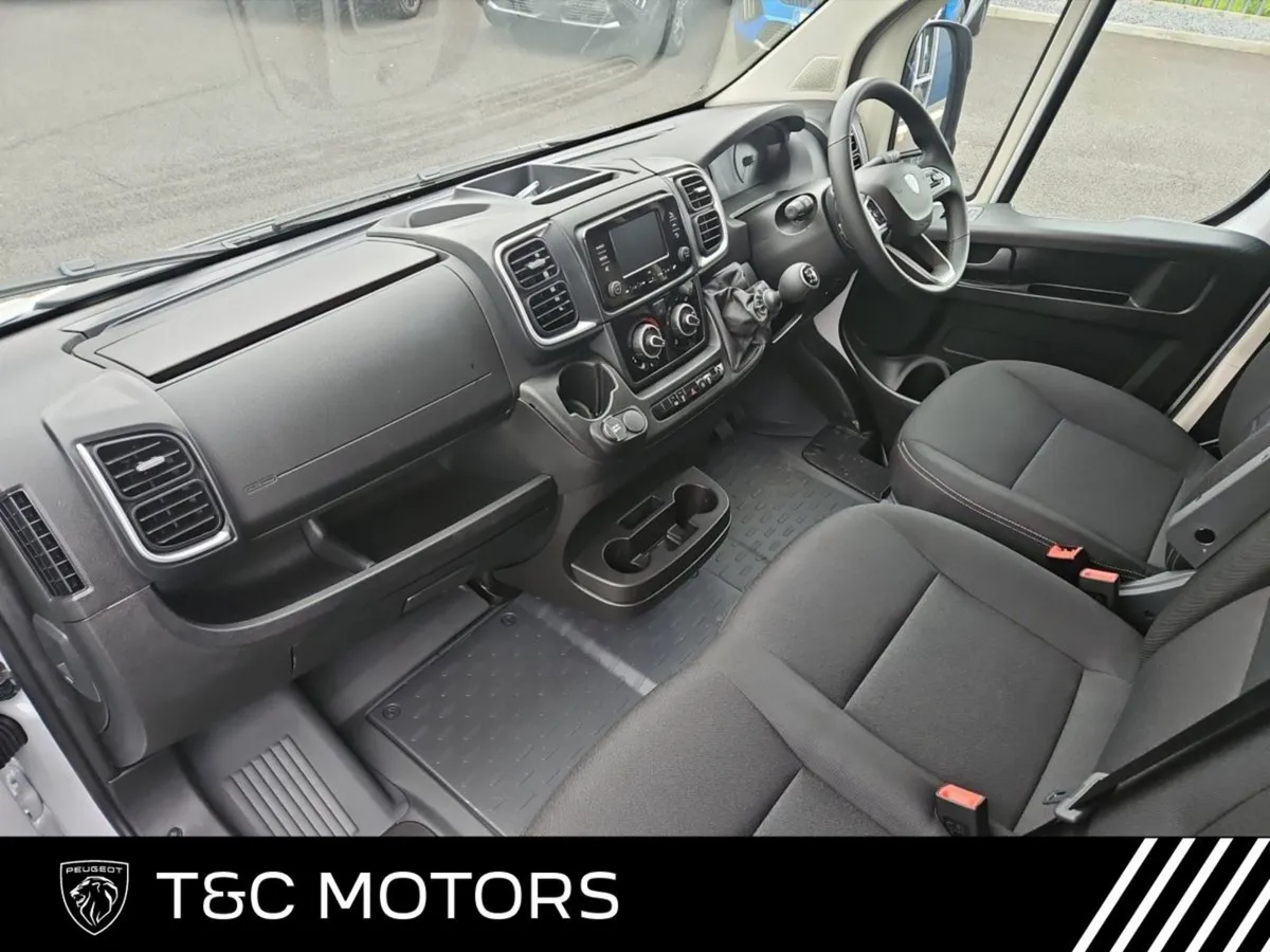 Peugeot Boxer L2 H1 2.2 Blue HDI 120  demo Model - Image 4