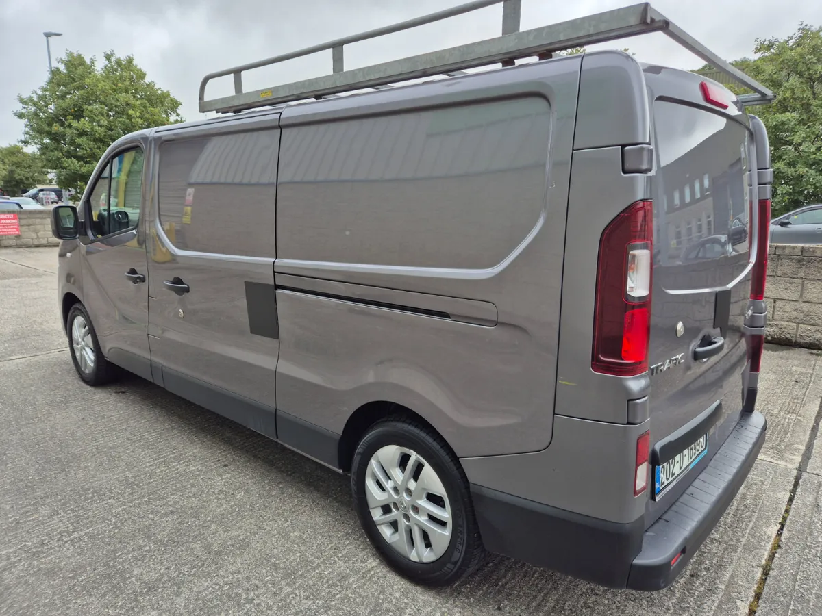 Renault Trafic Lwb Sport Automatic - Image 2