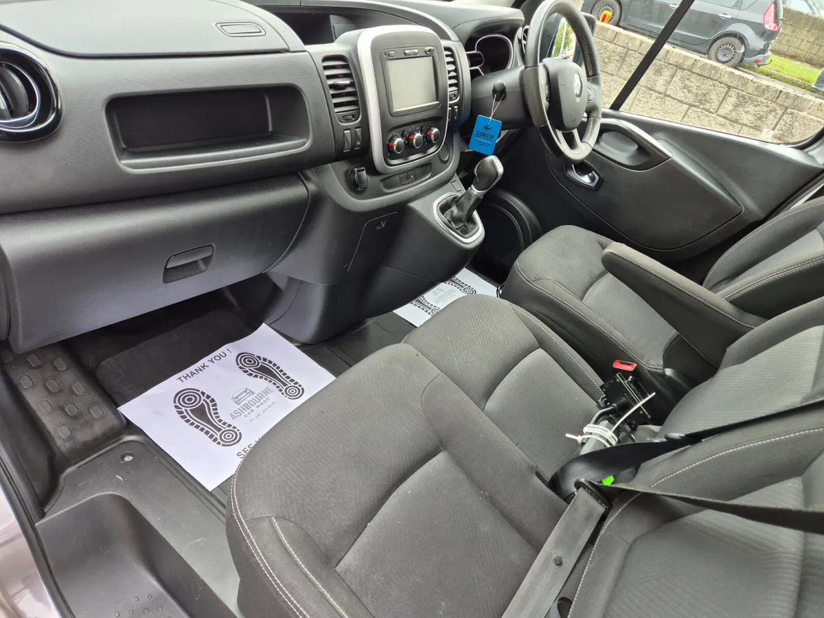 Renault Trafic Lwb Sport Automatic - Image 3