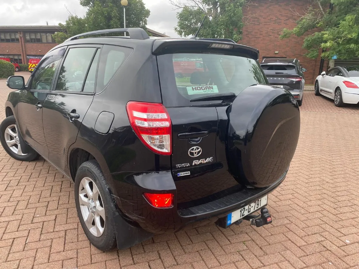 Toyota Rav4 2.2 Luna - Image 2