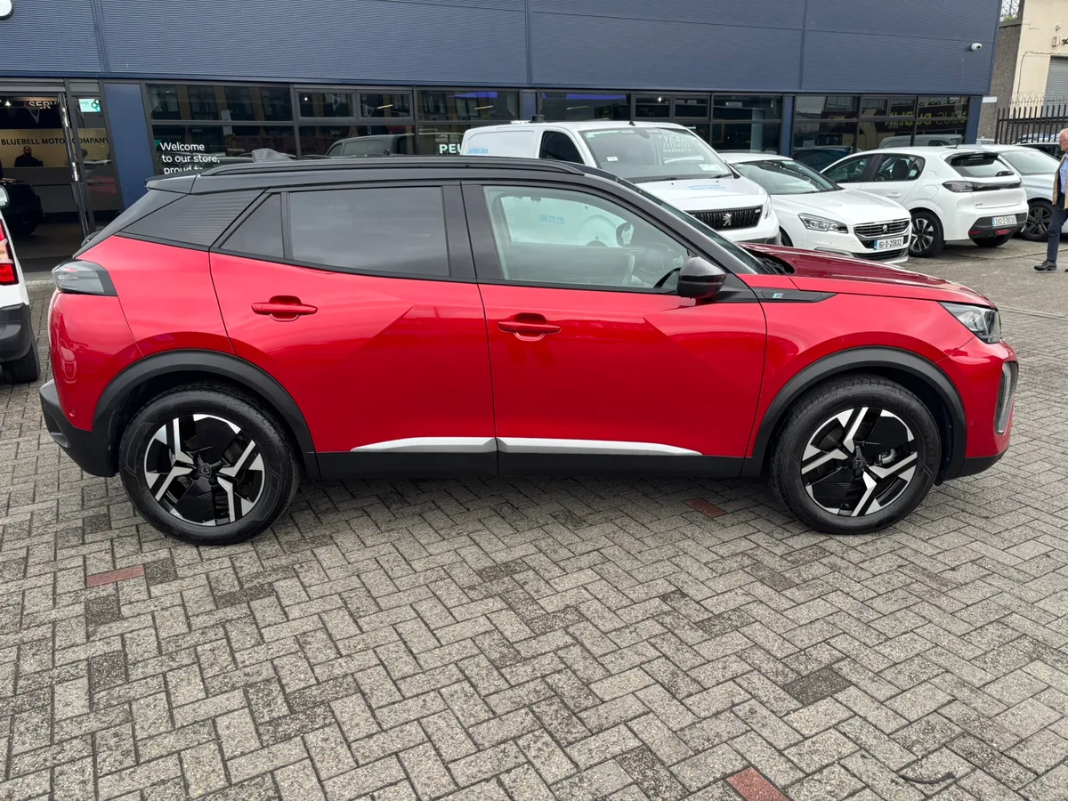2024 Peugeot 2008 eGT - Image 3