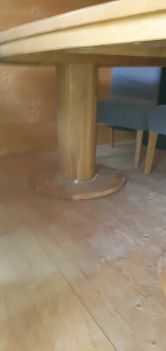 Dinner table - Image 1