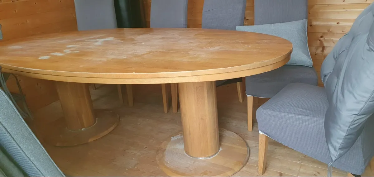 Dinner table - Image 2