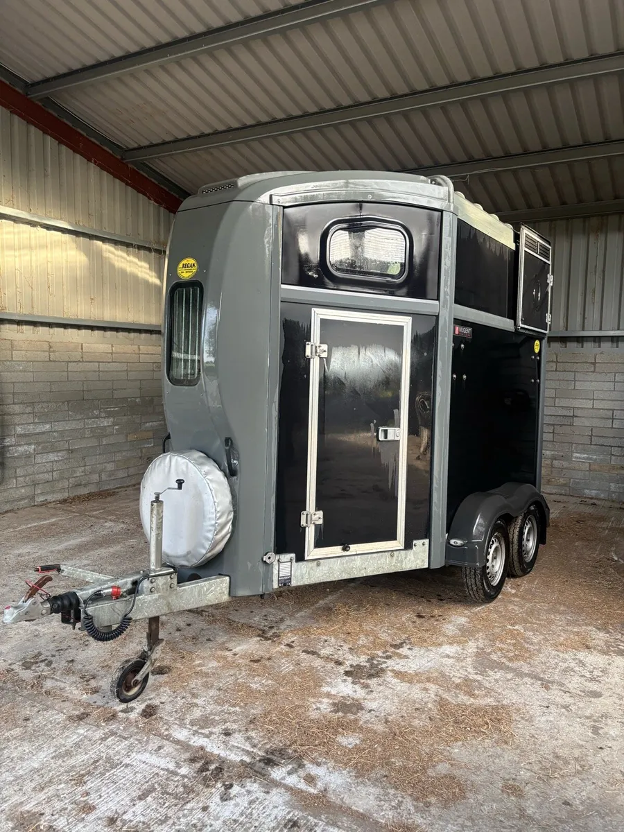 Nugent horsebox spirit 20 - Image 1