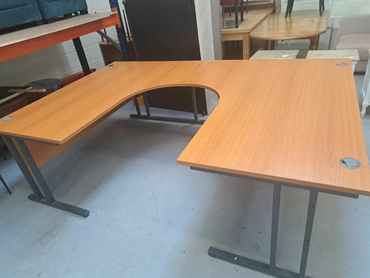 Office Desk - Image 1