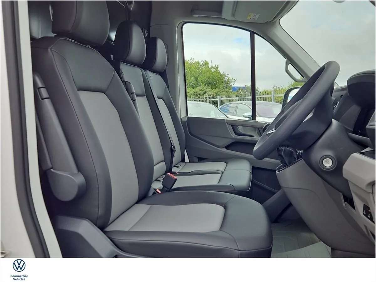 Volkswagen Crafter Trendline mwb  Highroof rear C - Image 2