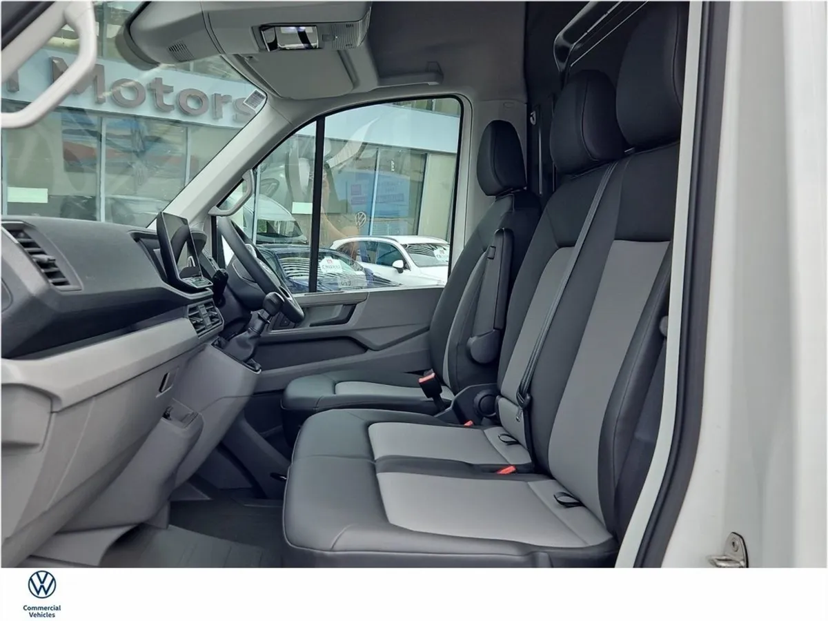 Volkswagen Crafter Trendline mwb  Highroof rear C - Image 4